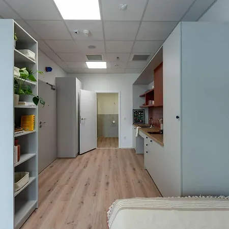 Hotel apartamentowy Sky Airport 3*
